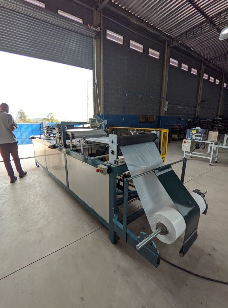 Máquina para Capa de cabelereiro